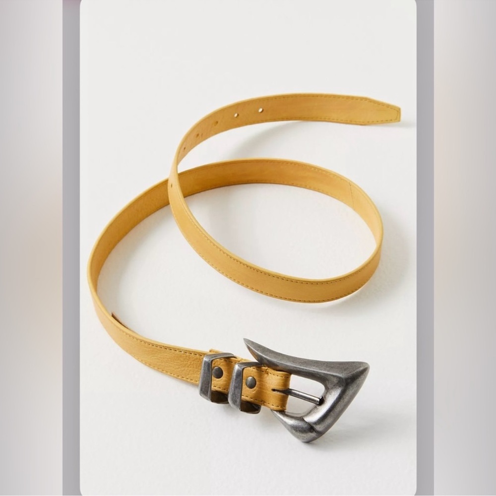 Free people Billie leather belt size M/L(32”-38”)